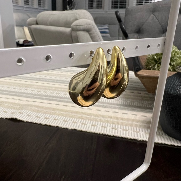 Fantasy Raindrop Earrings - Picture 3 of 4